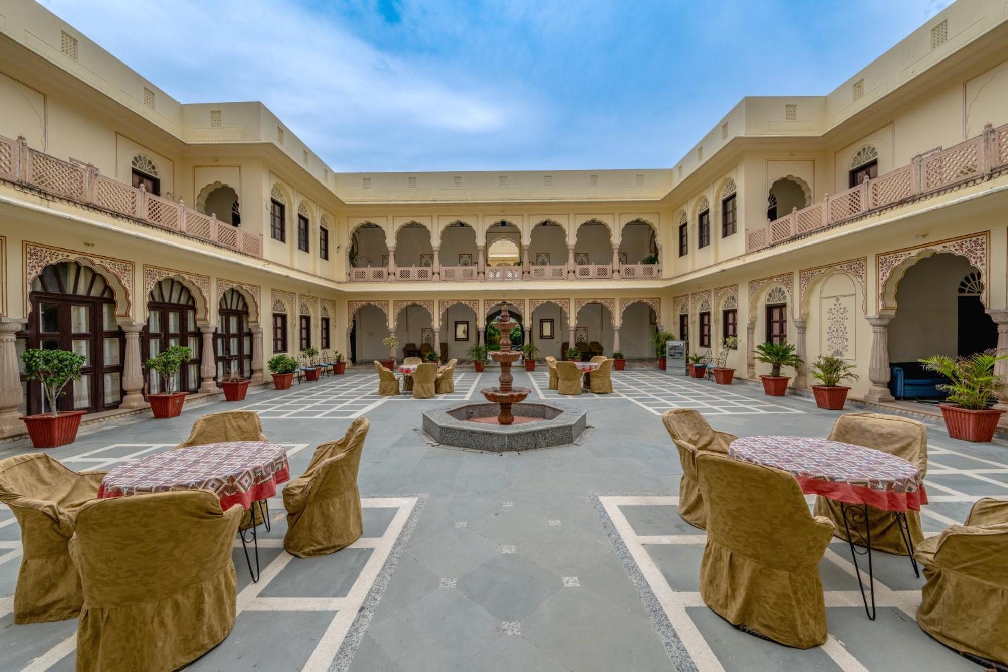 Dhulagarh Heritage Palace Hotel Near Jaipur Banskhoh Exterior photo