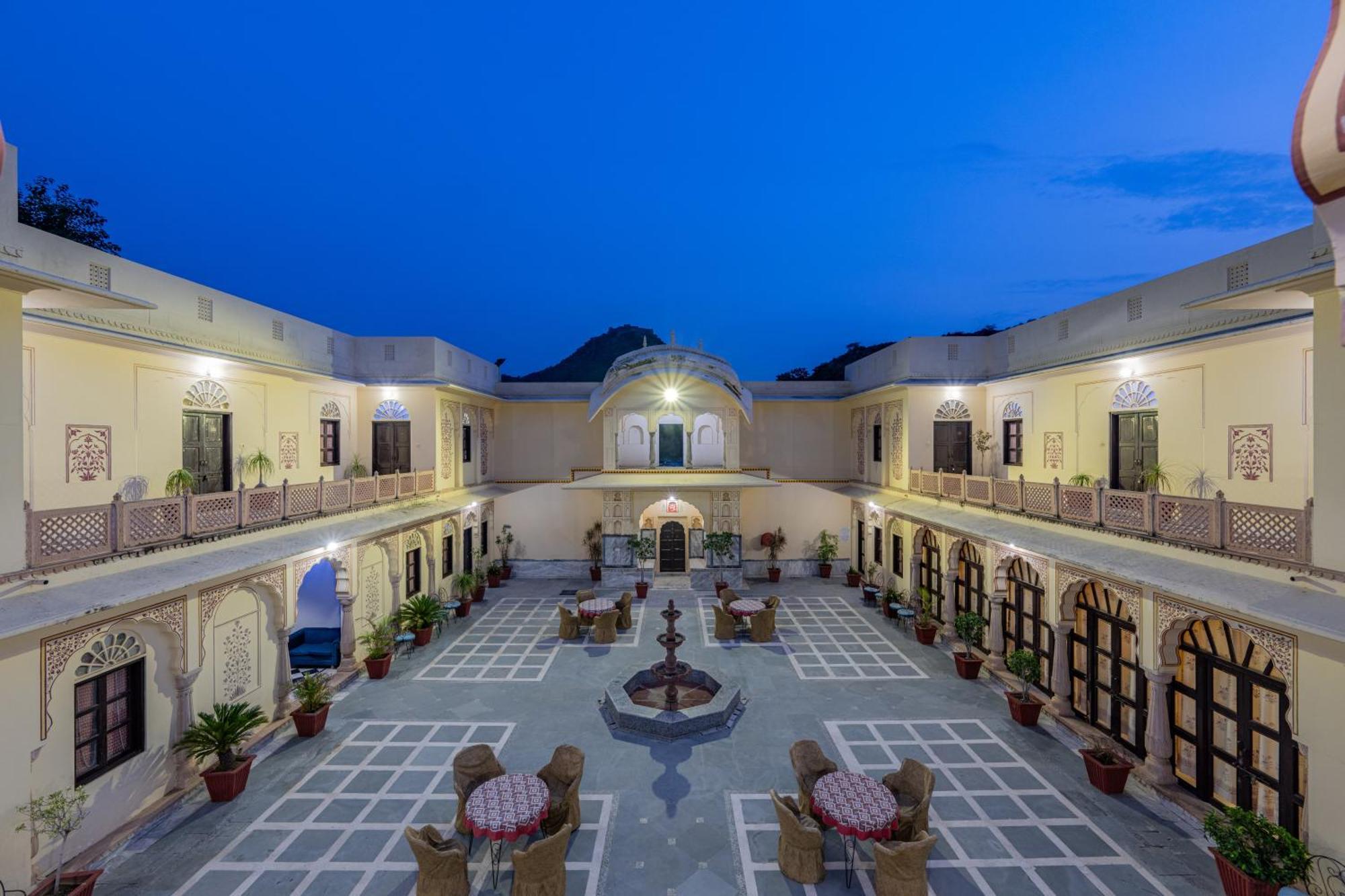 Dhulagarh Heritage Palace Hotel Near Jaipur Banskhoh Exterior photo