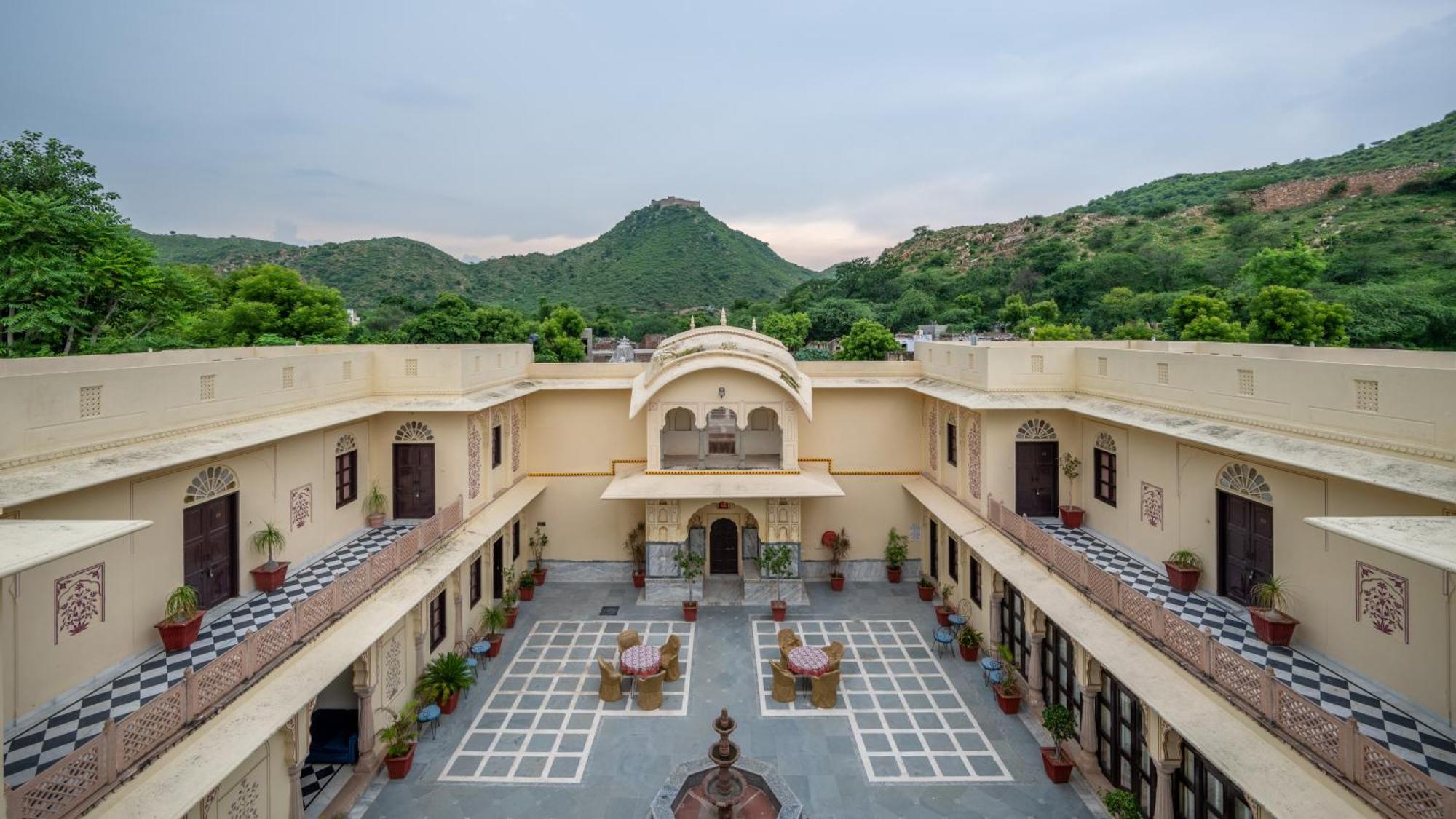 Dhulagarh Heritage Palace Hotel Near Jaipur Banskhoh Exterior photo
