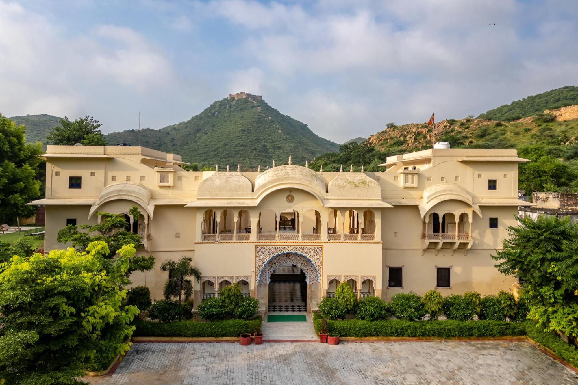 Dhulagarh Heritage Palace Hotel Near Jaipur Banskhoh Exterior photo